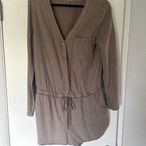 Long sleeve shorts romper/jumpsuit. Brown. Size large.